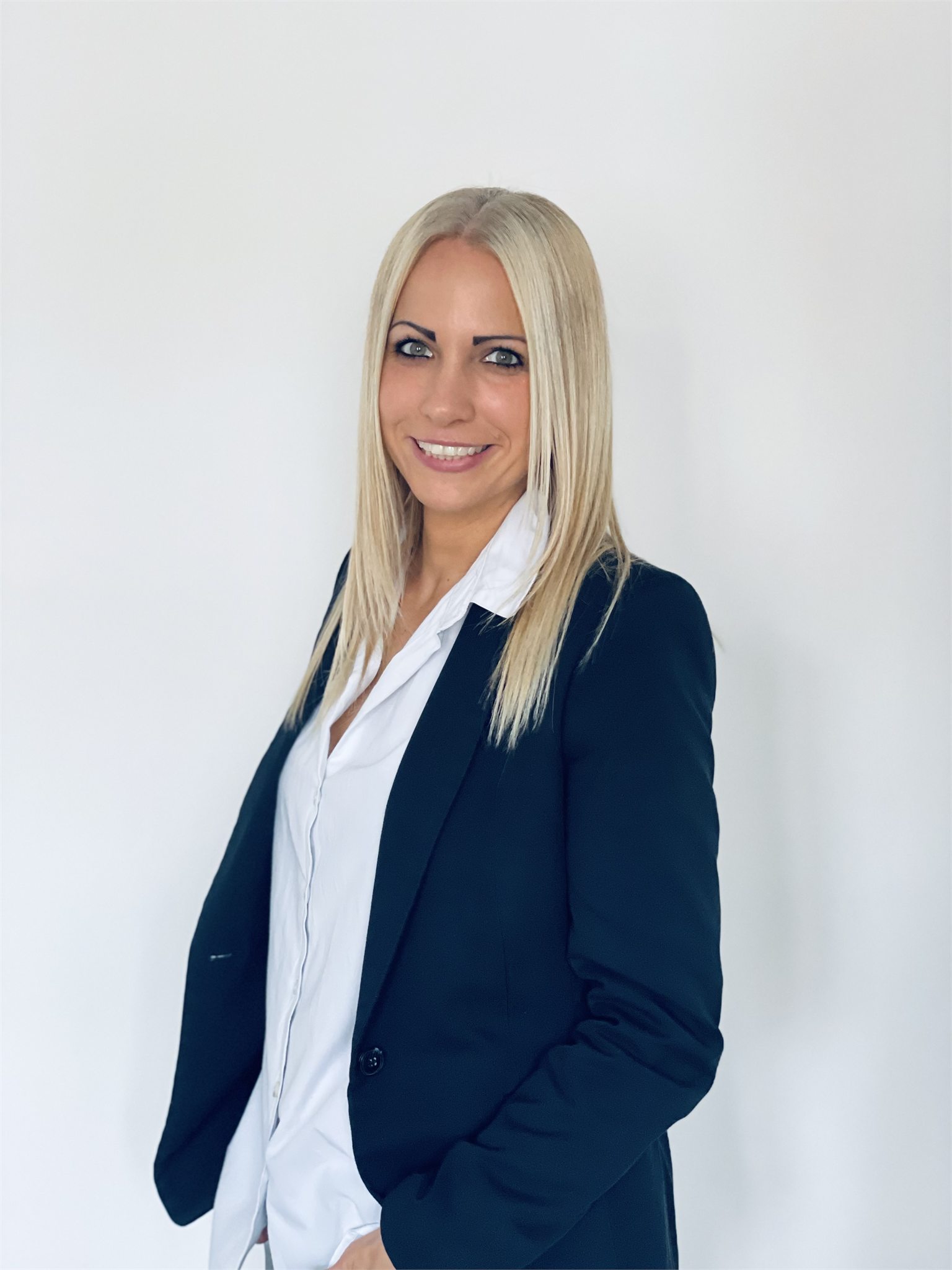 Annika Schelle von AS Recruitment, persönliche Ansprechpartnerin für IT-Freelancer Vermittlung